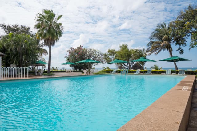 Sunbird Livingstonia Beach